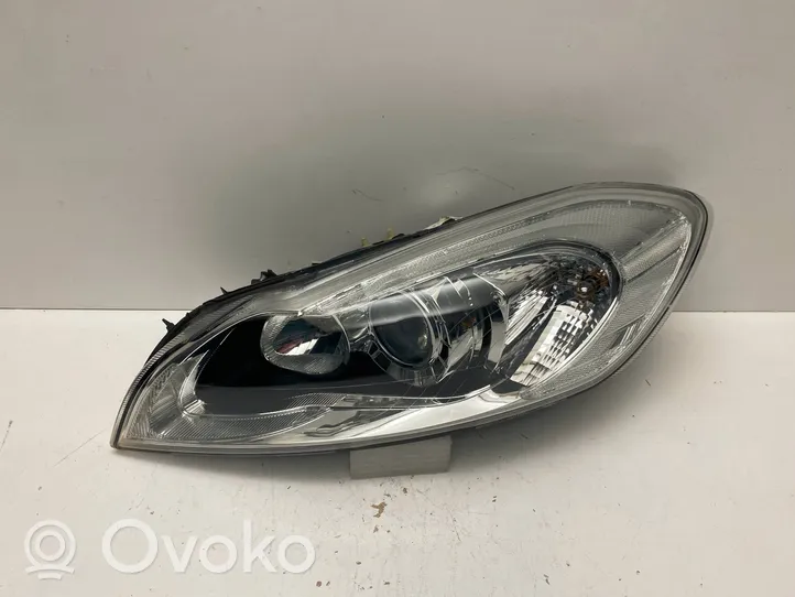 Volvo C70 Lampa przednia 31299750