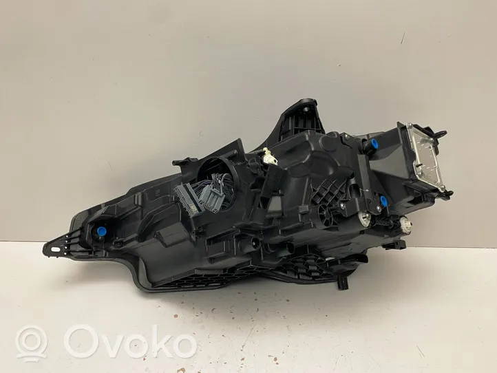 Volvo V60 Lampa przednia 32338997