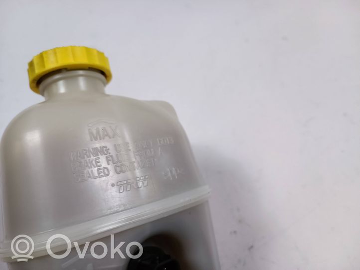 Dodge RAM Brake fluid reservoir 32067086