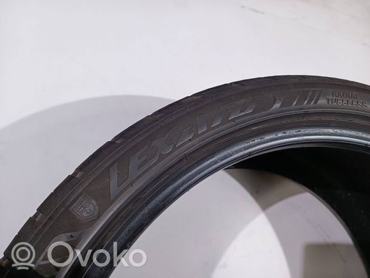 Ford Mustang V R19 summer tire 