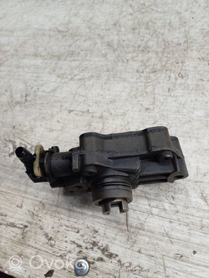 Mercedes-Benz Vaneo W414 Polttoaineen ruiskutuksen suurpainepumppu A6110900350