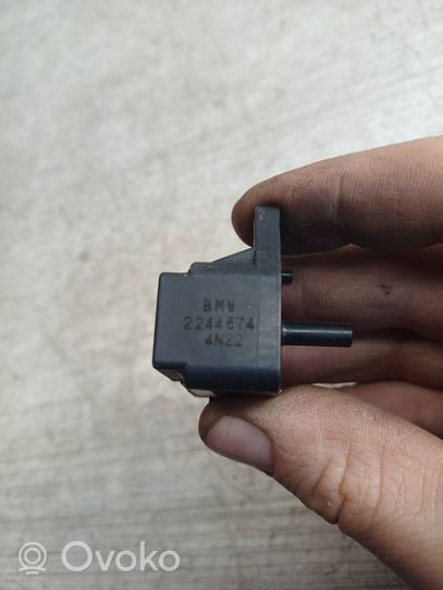 BMW 5 E34 Air pressure sensor 2244674