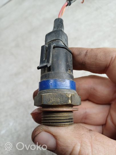 Renault Megane I Coolant temperature sensor 268063