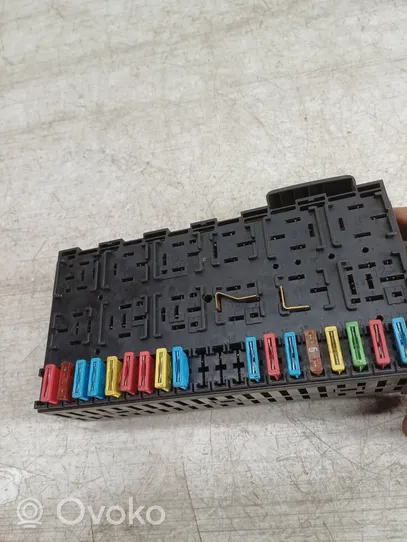 Volkswagen Polo III 6N 6N2 6NF Fuse box set 357937039