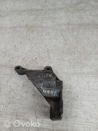 Audi 80 90 S2 B4 Supporto di montaggio della pompa del servosterzo 068145531A