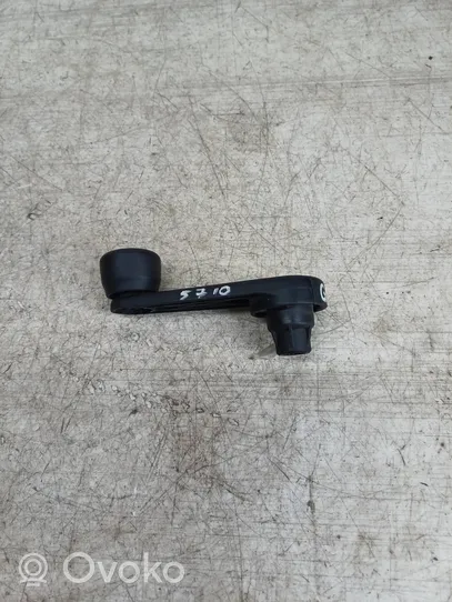 BMW 5 E39 Rear door window winding handle 81740759