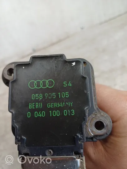 Audi A8 S8 D2 4D Cewka zapłonowa wysokiego napięcia 0040100013