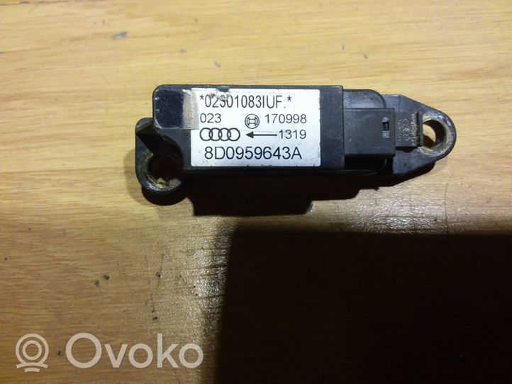 Audi A4 S4 B5 8D Gaisa spilvenu trieciensensors 8D0959643A