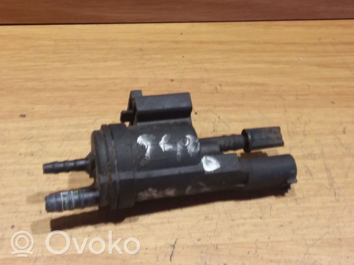 Mercedes-Benz S W220 Vacuum valve 0025401497