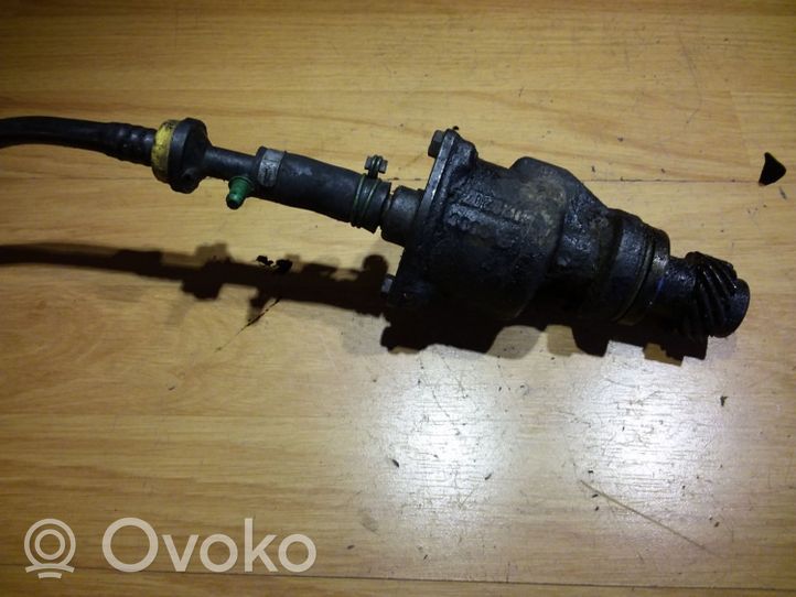 Volkswagen PASSAT B5 Vacuum pump 028207A