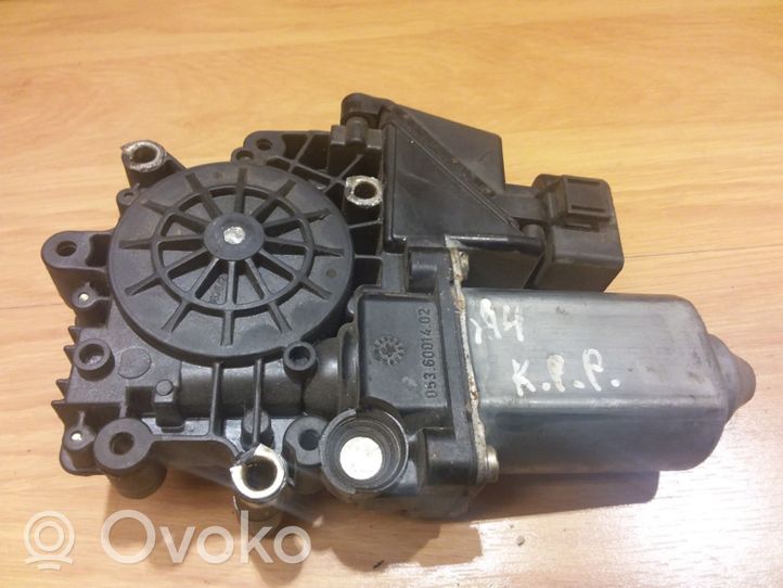 Audi A4 S4 B5 8D Priekinis varikliukas langų pakėlėjo 113846113