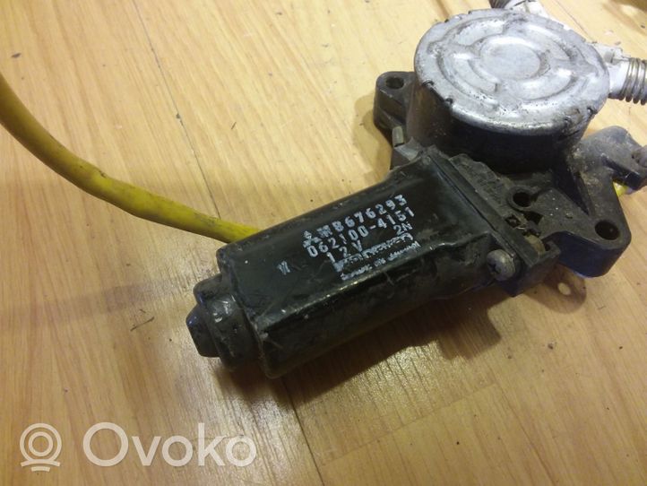 Mitsubishi Sigma Elektryczny podnośnik szyby drzwi przednich MB676293