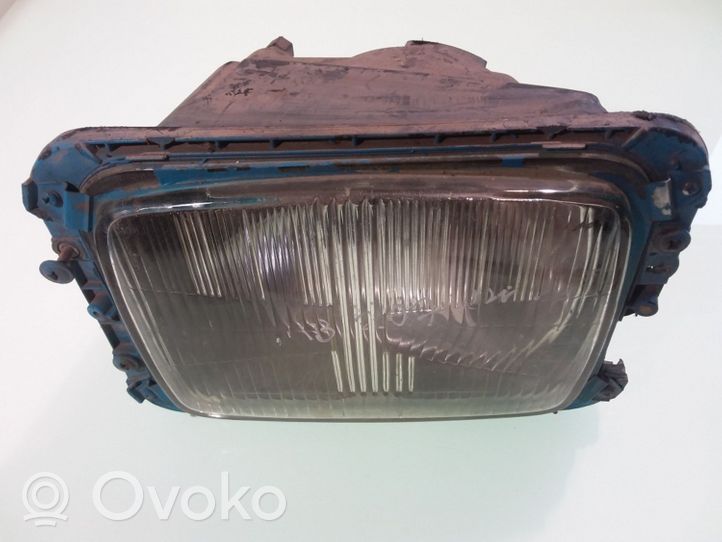Mercedes-Benz 207 310 Phare frontale 0301021201