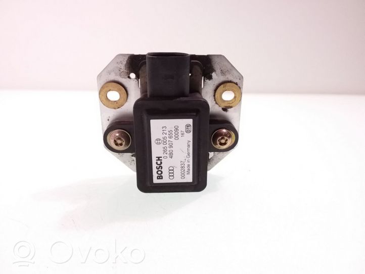 Volkswagen PASSAT B5 Sensore di imbardata accelerazione ESP 4B0907655