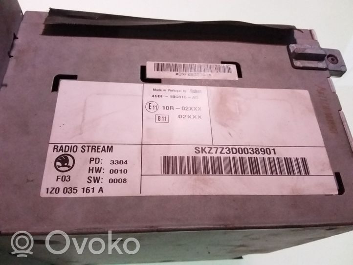 Skoda Octavia Mk2 (1Z) Radio / CD/DVD atskaņotājs / navigācija 1Z0035161A