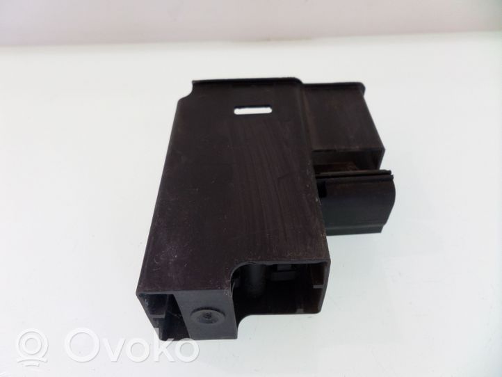 Ford Focus C-MAX Fuel tank cap lock 