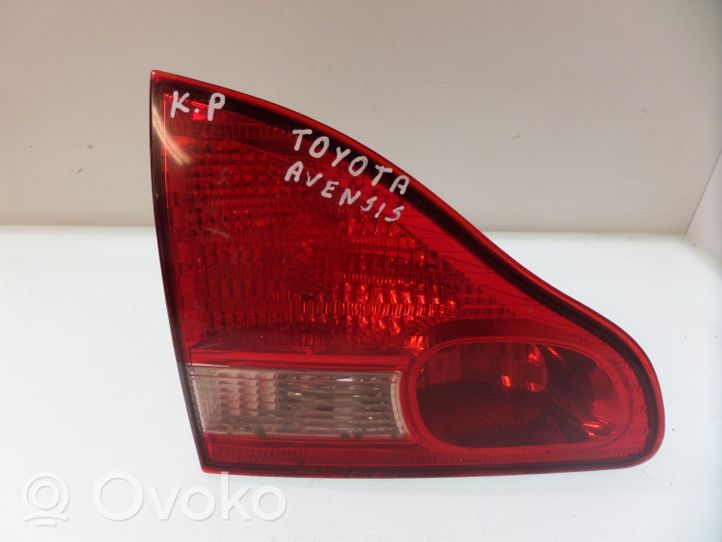 Toyota Avensis T250 Lampy tylnej klapy bagażnika 7654