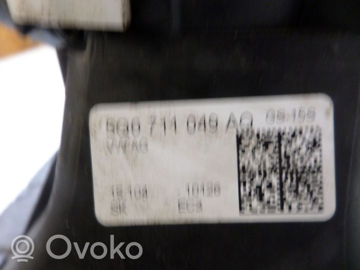 Seat Leon (5F) Lewarek zmiany biegów / górny 5Q0711049AQ
