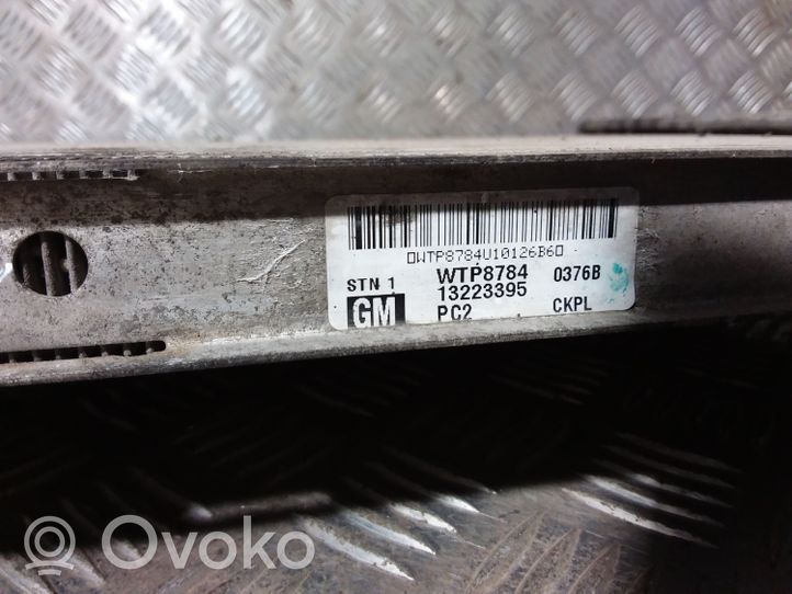 Volkswagen PASSAT B4 Chłodnica powietrza doładowującego / Intercooler 13223395