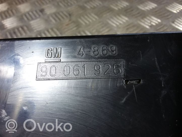 Opel Rekord E2 Šoninės oro grotelės 90061926