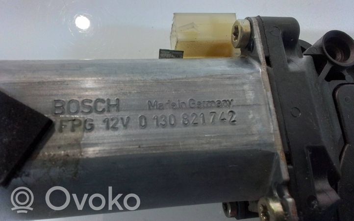 Volvo S70  V70  V70 XC Varikliukas priekinio langų pakėlėjo 0130821742