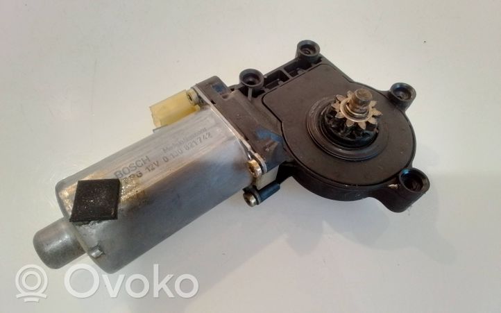 Volvo S70  V70  V70 XC Motorino alzacristalli della portiera anteriore 0130821742