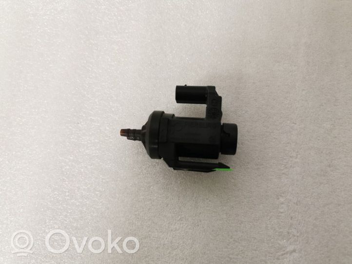 BMW 1 F20 F21 Electrovanne Soupape de Sûreté / Dépression 8570591