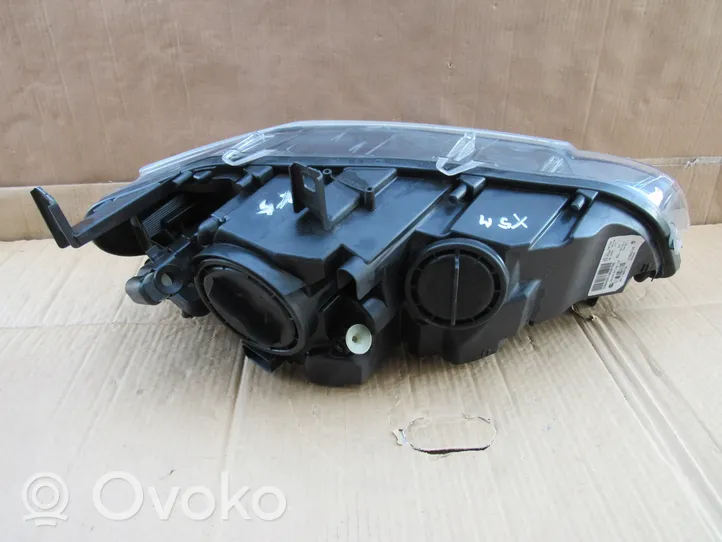 BMW X5 E70 Lampa przednia 