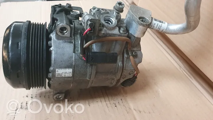 Mercedes-Benz SLK R172 Ilmastointilaitteen kompressorin pumppu (A/C) 4471606020