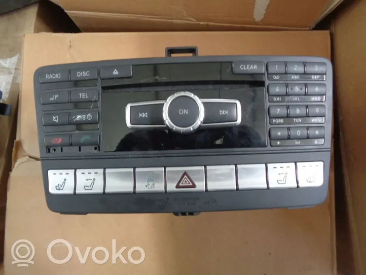 Mercedes-Benz SLK R172 Radio/CD/DVD/GPS-pääyksikkö 1729007403