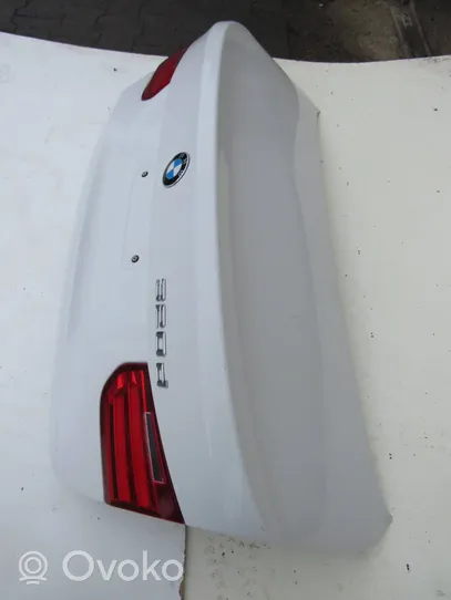 BMW 3 F30 F35 F31 Takaluukun/tavaratilan kansi 