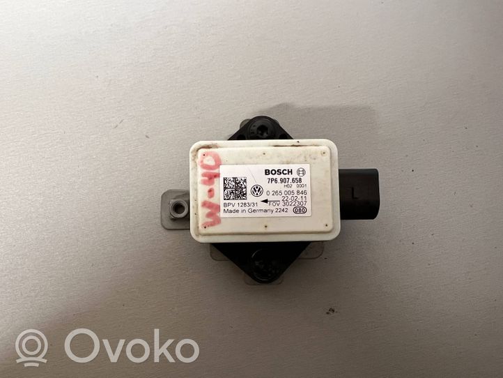 Volkswagen Touareg II ESP (stability system) control unit 7P6907658