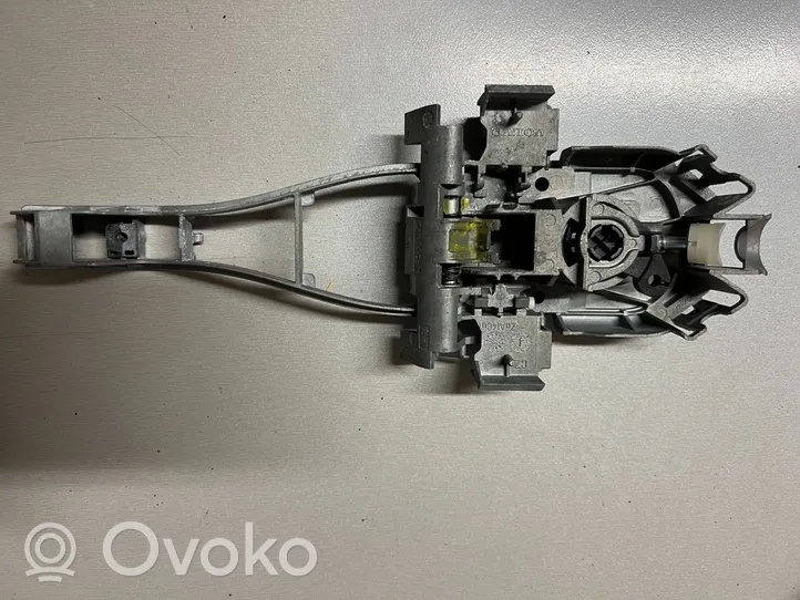 Volvo XC70 Front door exterior handle/bracket 