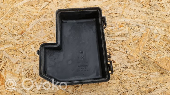 Volvo S60 Fuse box cover 8645259