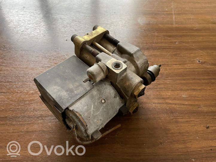 Audi 80 90 B3 ABS Pump 0265201049