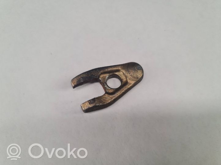 Volvo S40, V40 Fuel Injector clamp holder 