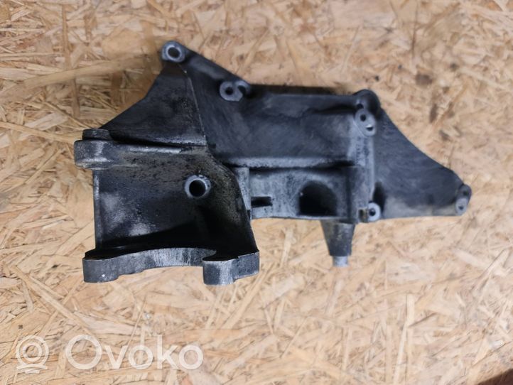 Volvo S40, V40 Support de générateur / alternateur 8200183234