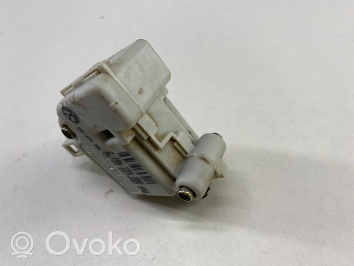 Volkswagen Bora Tailgate boot lock/latch motor 3B5827061B