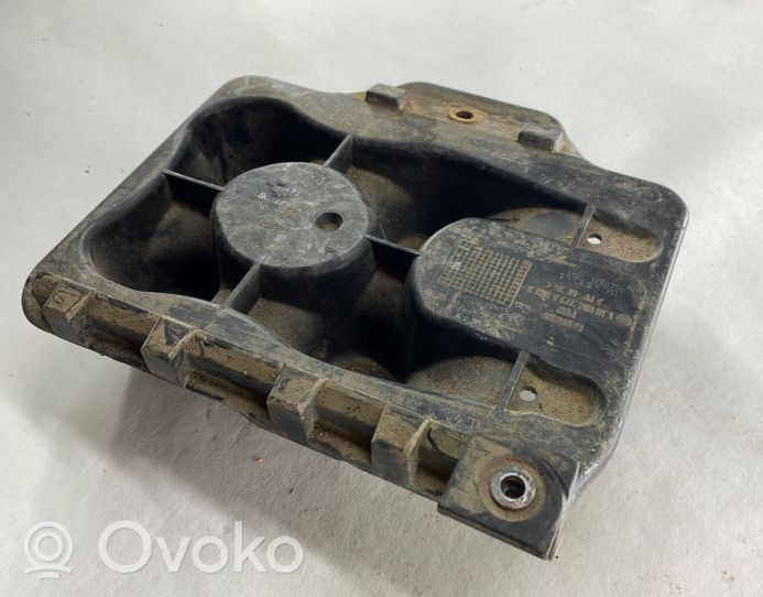 Volkswagen Bora Vassoio scatola della batteria 1J0804373A