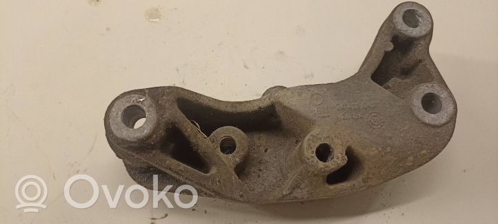 Opel Corsa C Łapa / Mocowanie silnika 24411042