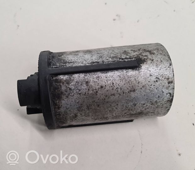 Audi A6 S6 C5 4B Kita variklio skyriaus detalė 893911295