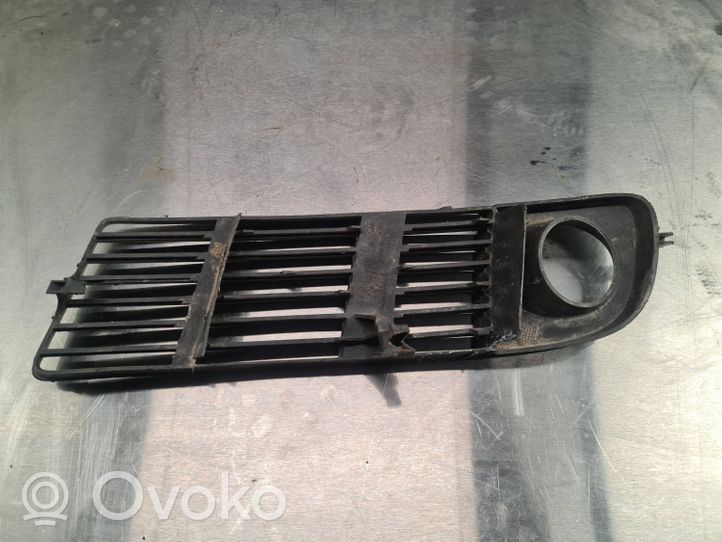 Audi A6 S6 C5 4B Grille antibrouillard avant 4B0807682M