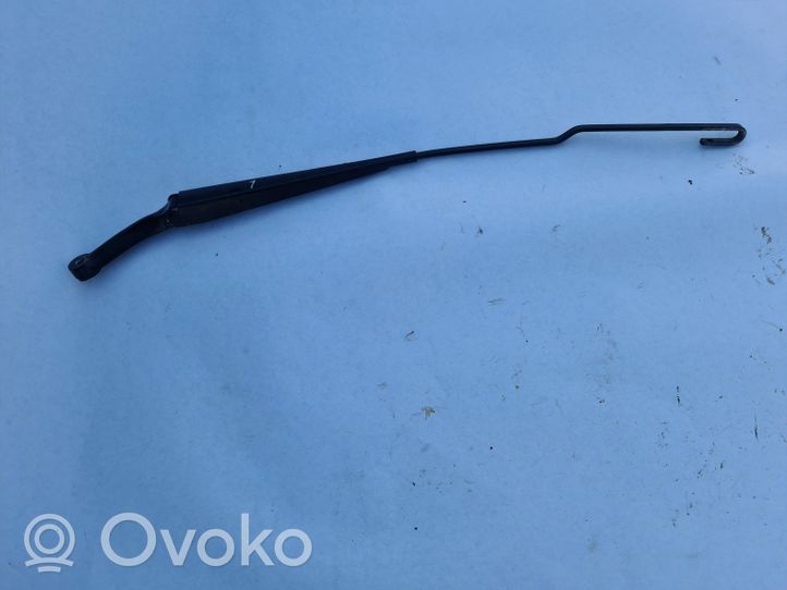 Volvo S60 Priekinio stiklo valytuvas 8624269