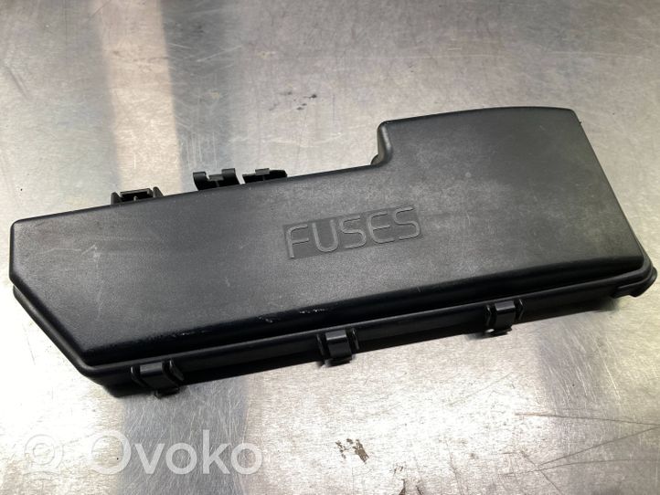 Volvo V70 Fuse box cover 9494211