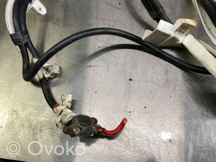 Volvo V70 Câble de batterie positif 08688689