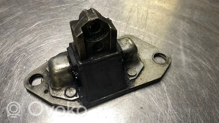 Volvo S80 Engine mount bracket 