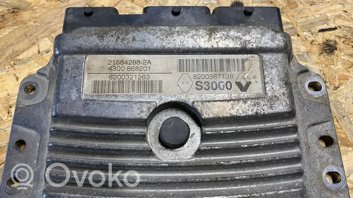 Renault Megane II Sterownik / Moduł ECU 8200387138