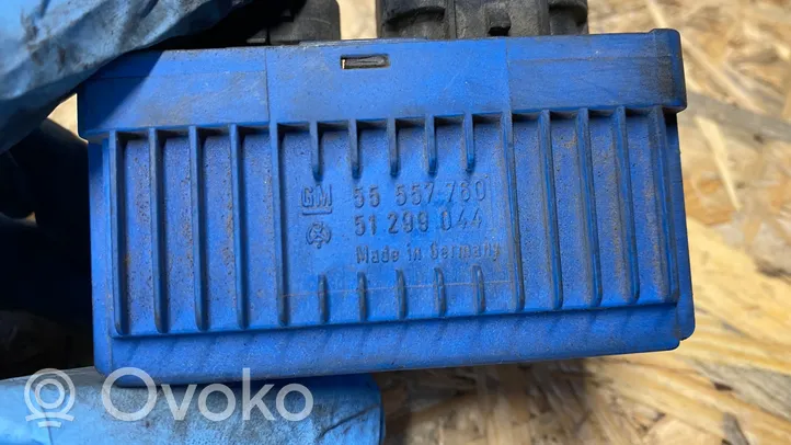 Opel Corsa D Hehkutulpan esikuumennuksen rele 55557760