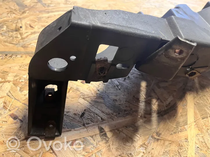 Jaguar S-Type Front bumper mounting bracket 