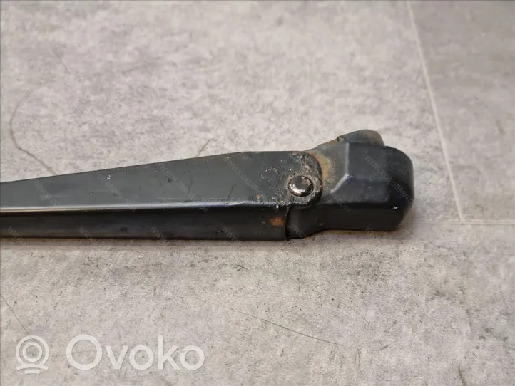 BMW 3 E30 Priekinio stiklo valytuvų kojelė 61611372557